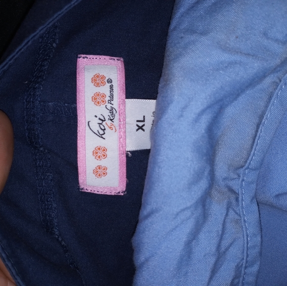 3 Whole scrub outfits - Picture 4 of 8